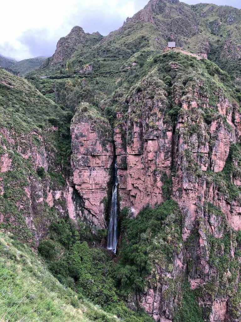Catarata de Perolniyoc Cusco